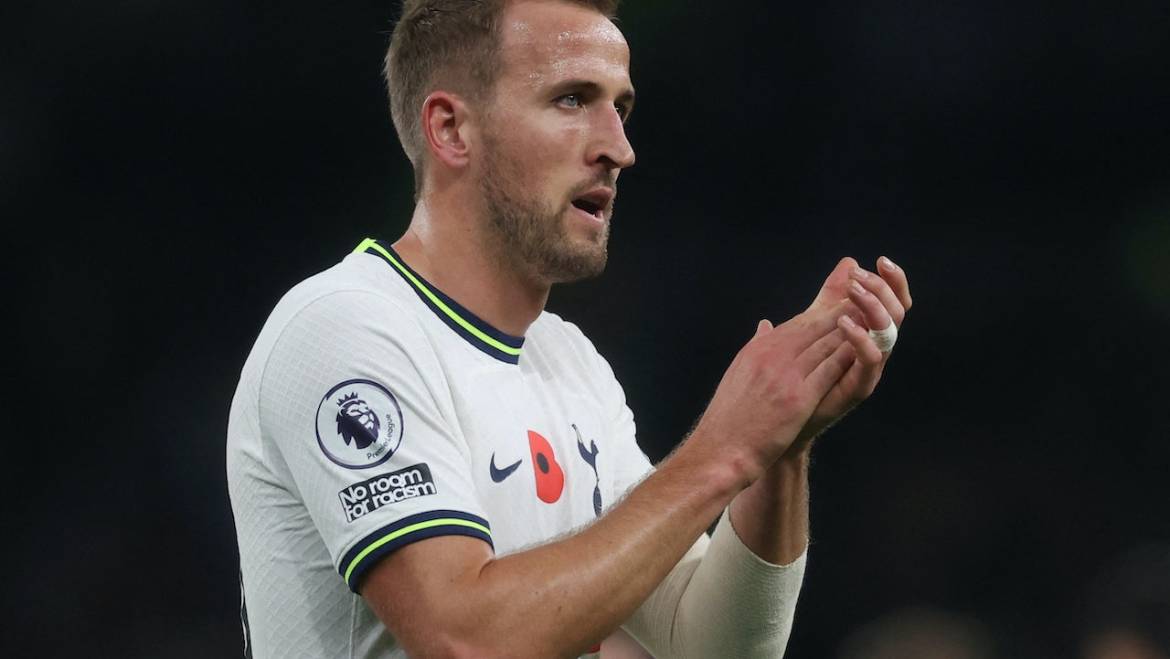 Harry Kane hints at Premier League stay amid Manchester United, Bayern Munich links