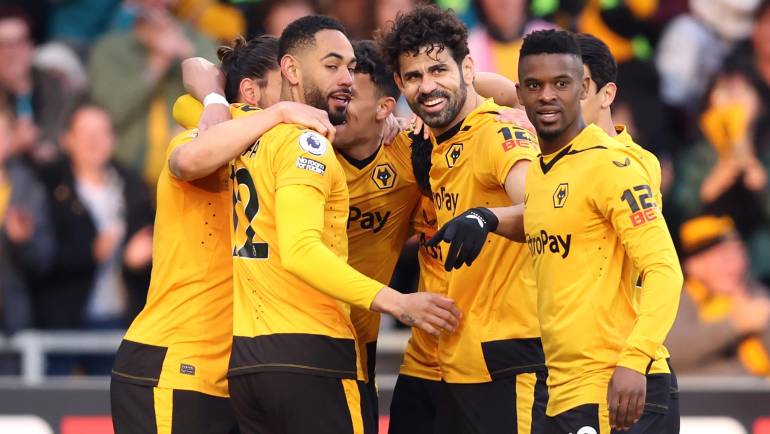 Neves stars as Wolves give Hodgson his first defeat after Palace return