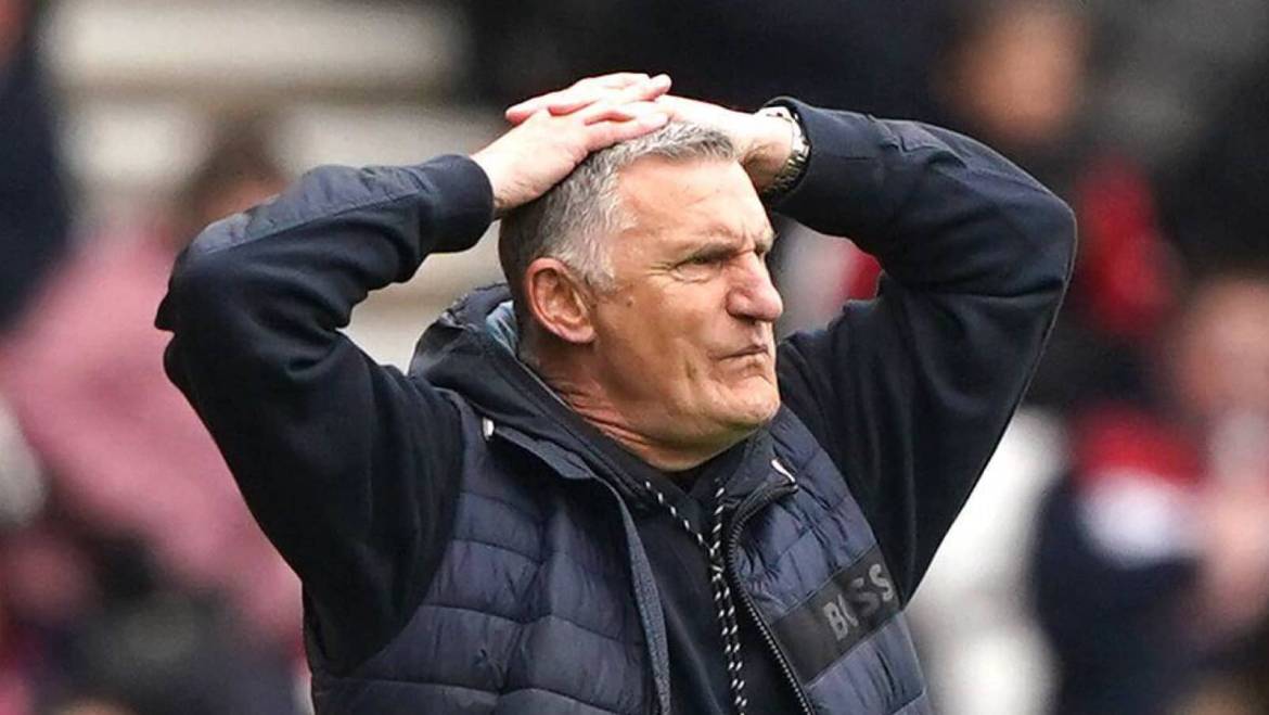 Sources: Sunderland considering brutal Tony Mowbray sack, as three replacements emerge