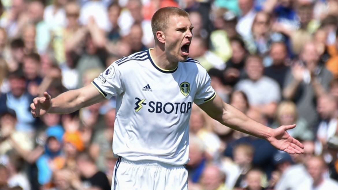 Newcastle held to a draw by Leeds, manager Howe accosted by fan