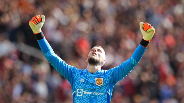 Manchester United’s David De Gea wins Golden Glove after 16th clean sheet