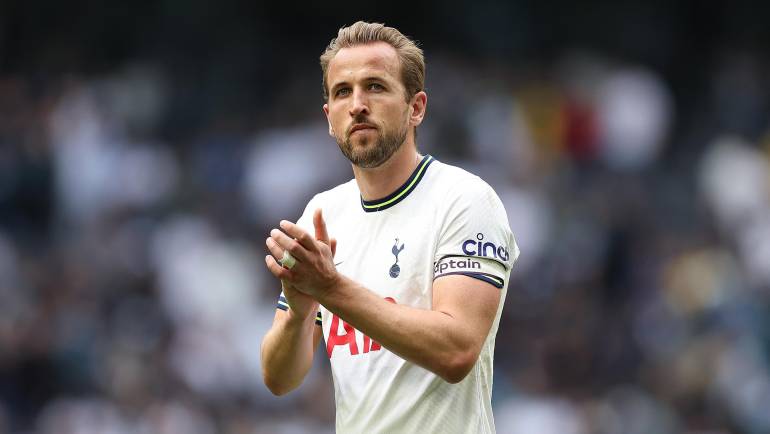 Bayern continue Kane pursuit, Spurs deny receiving official offer