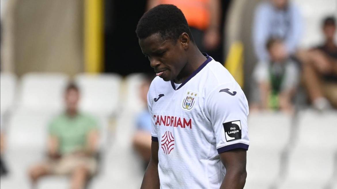 Ishaq Abdulrazak: €800k rated Super Eagles-eligible star ‘not in the plans’ of RSC Anderlecht