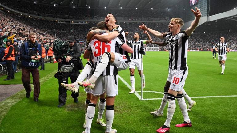 Round-up: Newcastle’s historic hammering of PSG, Torres secures win for Barca